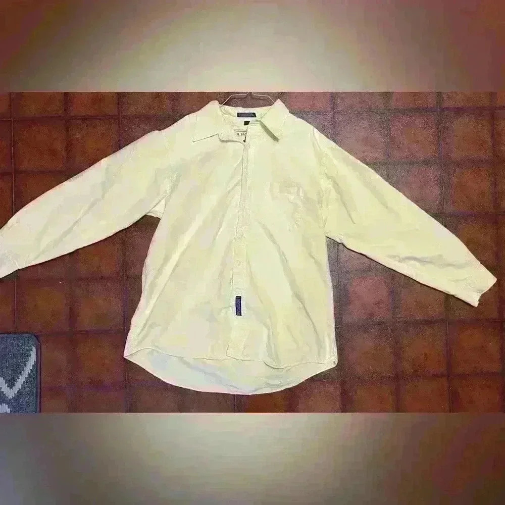 G.H. Bass & Co. Men’s Button Down Shirt